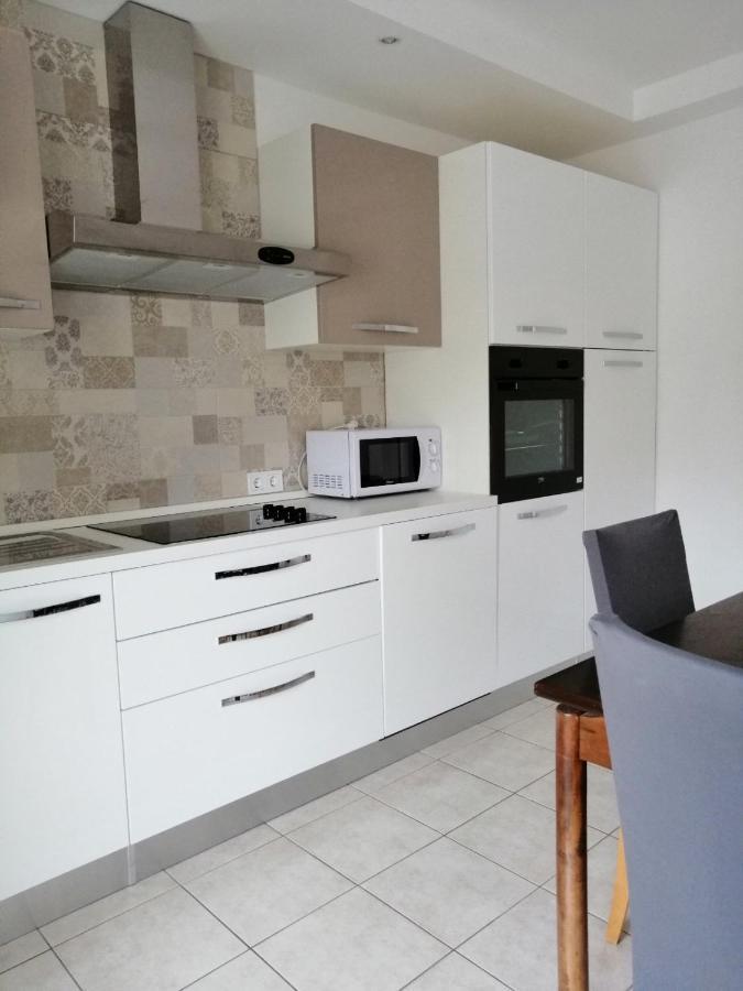 Apartments Simona โลปาร์ ภายนอก รูปภาพ